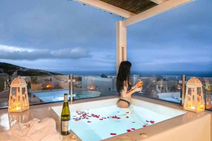 Suite Home Santorini,Fira>>Episkopi Gonias,4 star