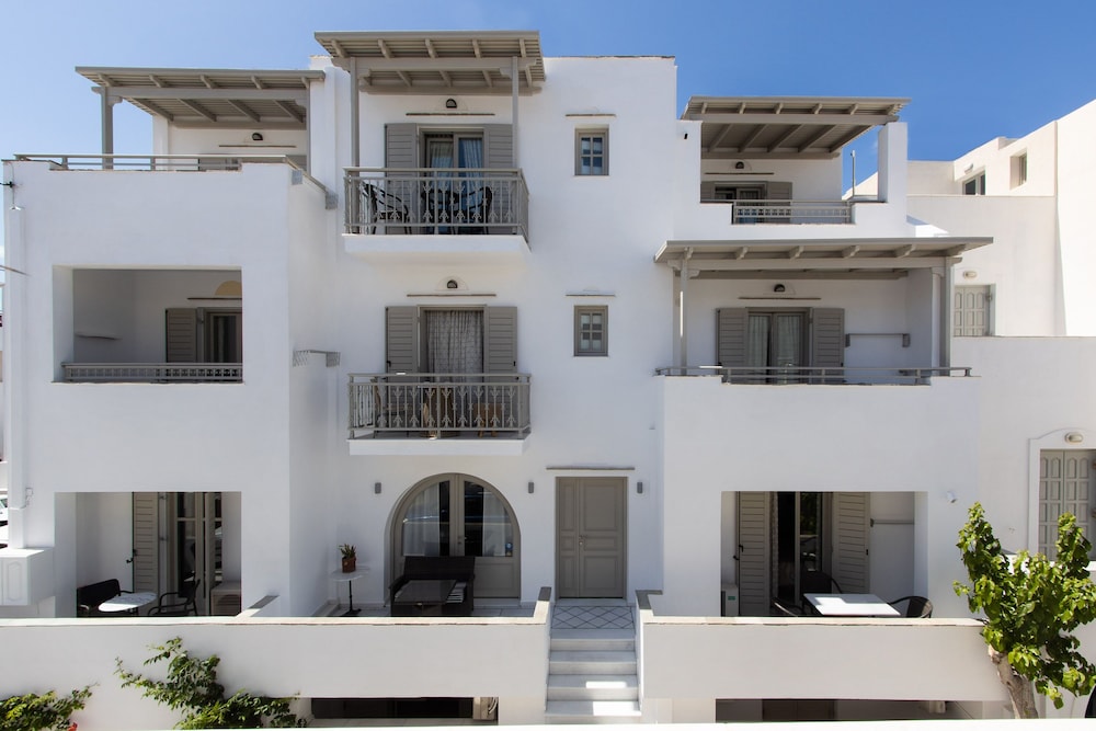 Hotel Villa Flora,Naxos>>Agia Anna,2 star