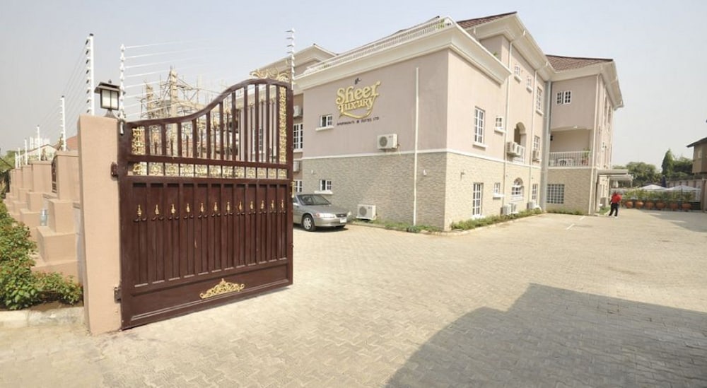 sheer luxury apartments and suites