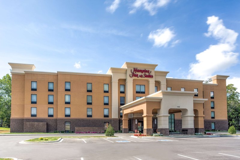 hampton inn and suites manchester