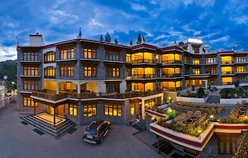 Hotel Ladakh Residency,Changspa Road,4 star