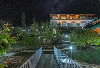 Shree Parijat Resort - Luxury Resort In Mukteshwar,,3 star