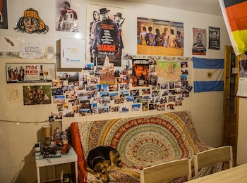 hostal el cascabel hostel