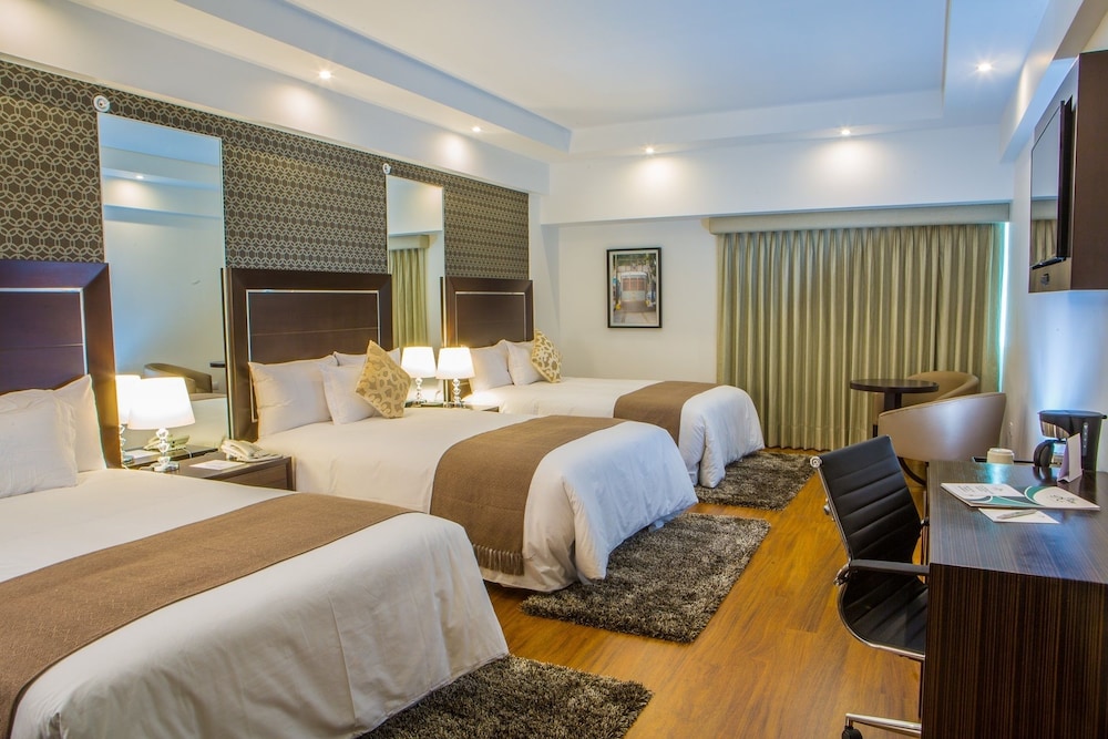 Jose Antonio Deluxe,Lima>>Barranco,4 star