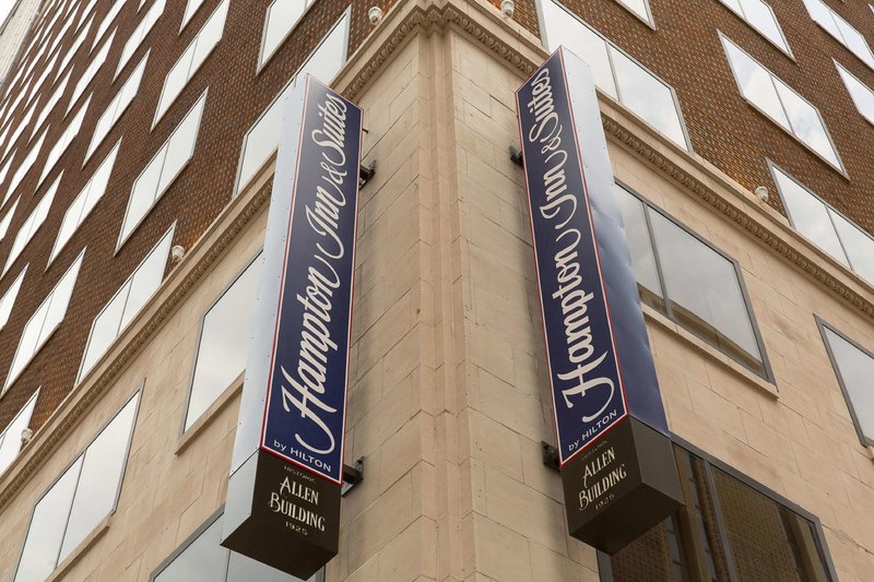hampton inn and suites dallas downtown