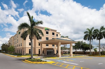 holiday inn express and suites boynton beach west by ihg