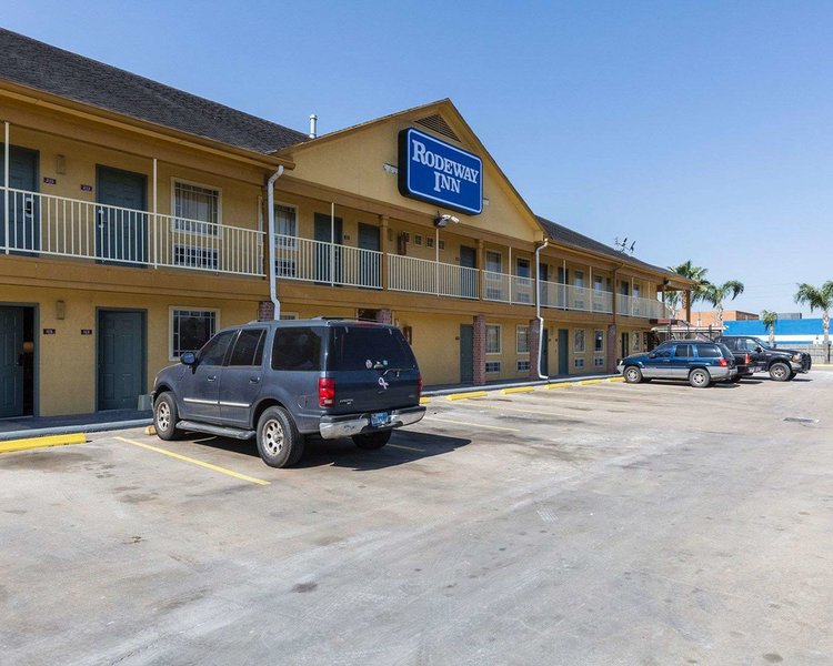 Rodeway Inn,Near Pasadena Little Theatre,2 star