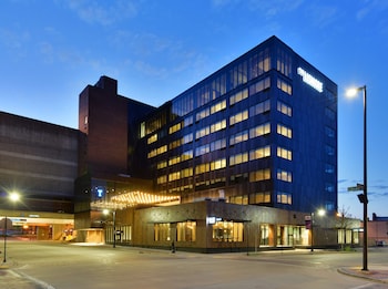 The Lismore Eau Claire - A Doubletree By Hilton,Eau Claire>>Altoona,4 star