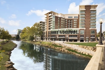 Embassy Suites By Hilton Greenville Downtown Riverplace,Greenville - Spartanburg>>Greenville,4 star