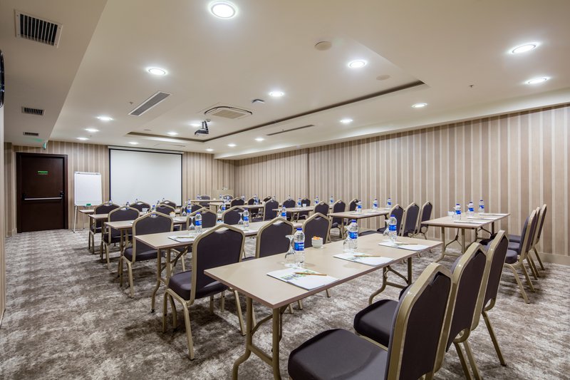 Holiday Inn Antalya - Lara, An Ihg Hotel