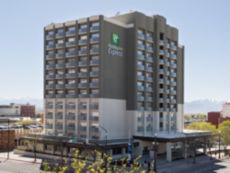 holiday inn express and suites southaven central