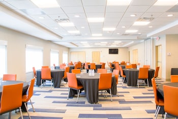 holiday inn express and suites danville by ihg