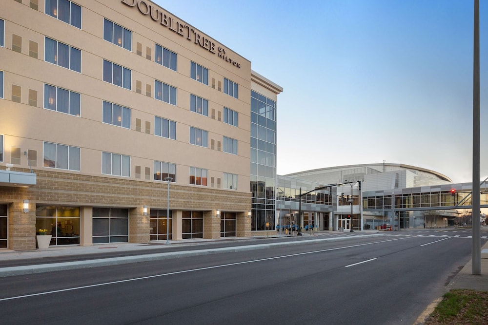 Doubletree By Hilton Evansville,Evansville Regional Airport>>Evansville,4 star