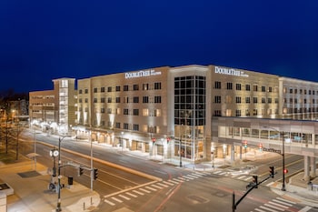 Doubletree By Hilton Evansville,Evansville Regional Airport>>Evansville,4 star