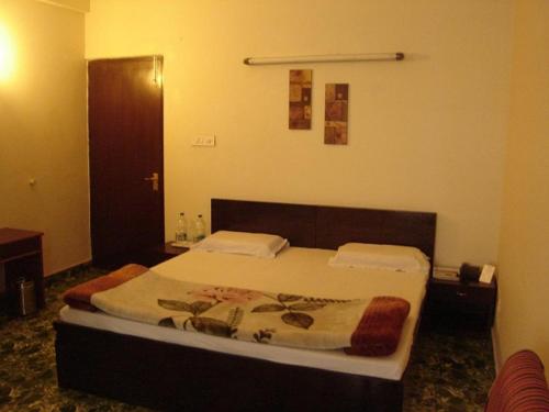 Pamposh Guest House Gk Ii Market,New Delhi>>Delhi,3 star