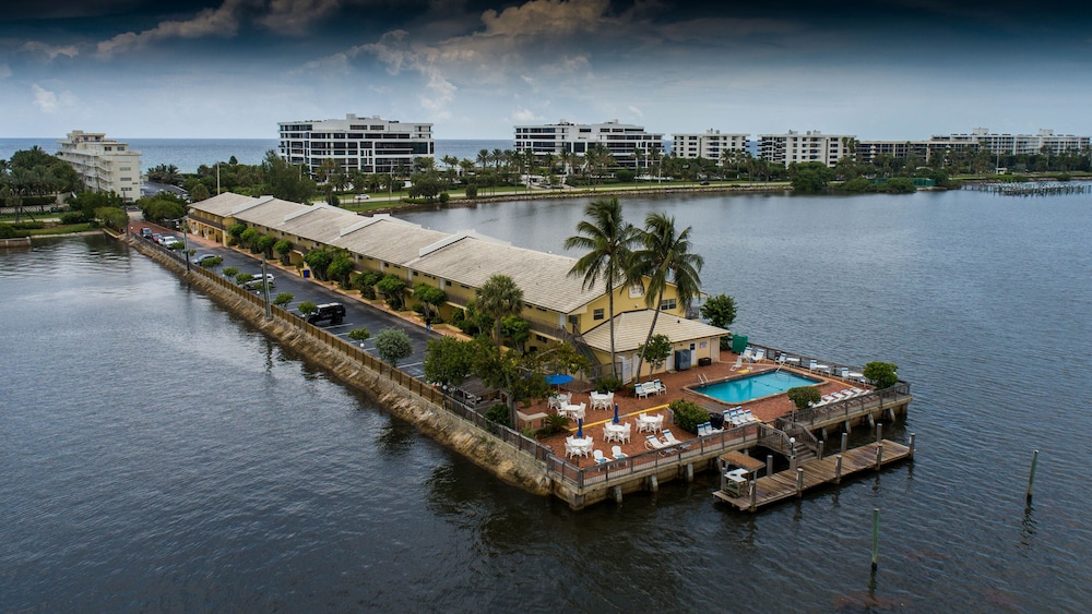 Palm Beach Waterfront Suites,Lantana>>Lake Worth,3 star