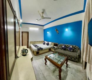 Hotel Indore Palace,Rui Shiv Road,3 star