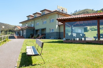 Hotel Y Apartamentos San Jorge,Llanera>>Asturias,2 star