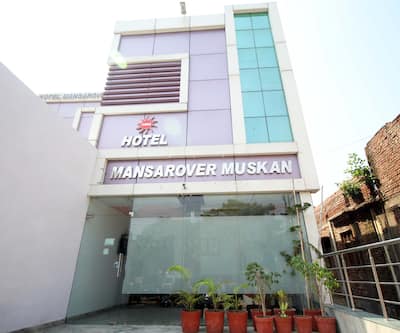 Hotel Mansarover Muskan,30/6/18-P, Main Fatehabad Road, Near Fal Fruit Shope, Tajganj, Agra, Uttar Pradesh 282001,2 star