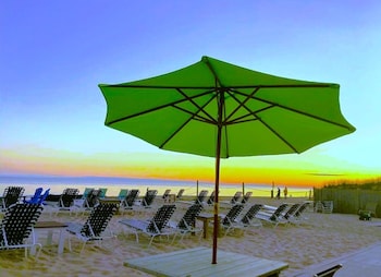 By The Sea Guests Bed & Breakfast & Suites,,4 star