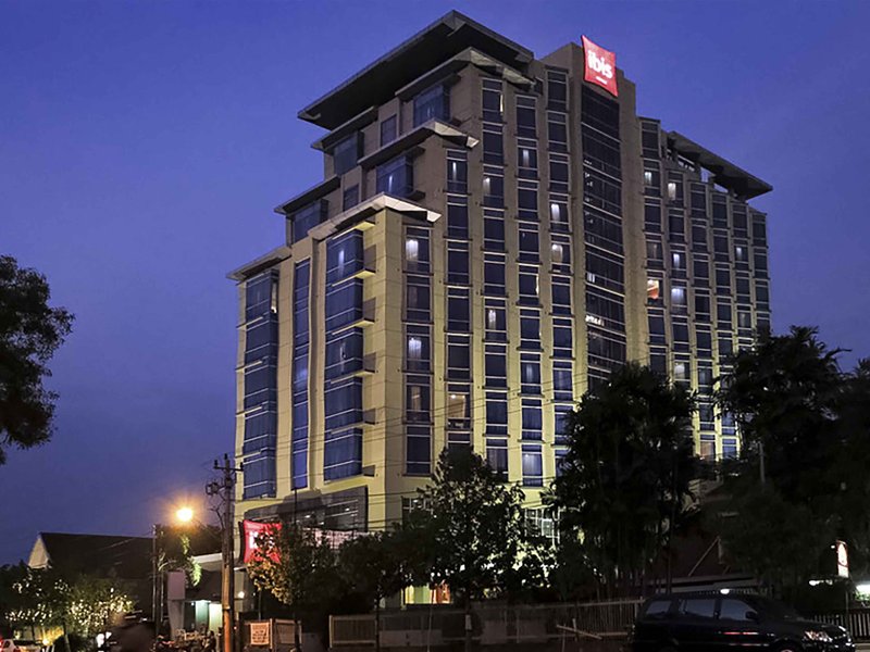 ibis semarang simpang lima