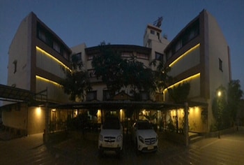 Hotel Orange Inn,Gujarat>>Ahmedabad,3 star