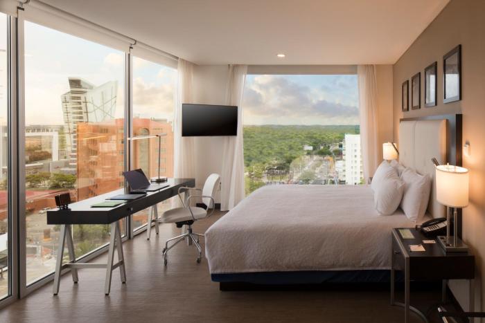 hampton by hilton santa cruz equipetrol bolivia