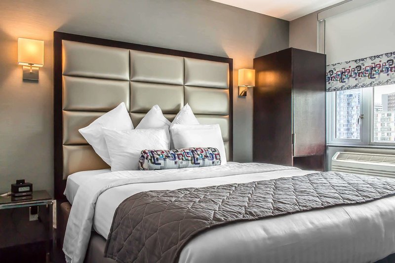 Umbrella Hotel,New York>>Bronx,2 star