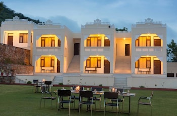 hill garden retreat