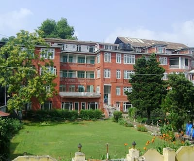 Hotel Embassy ,Dalgate,3 star