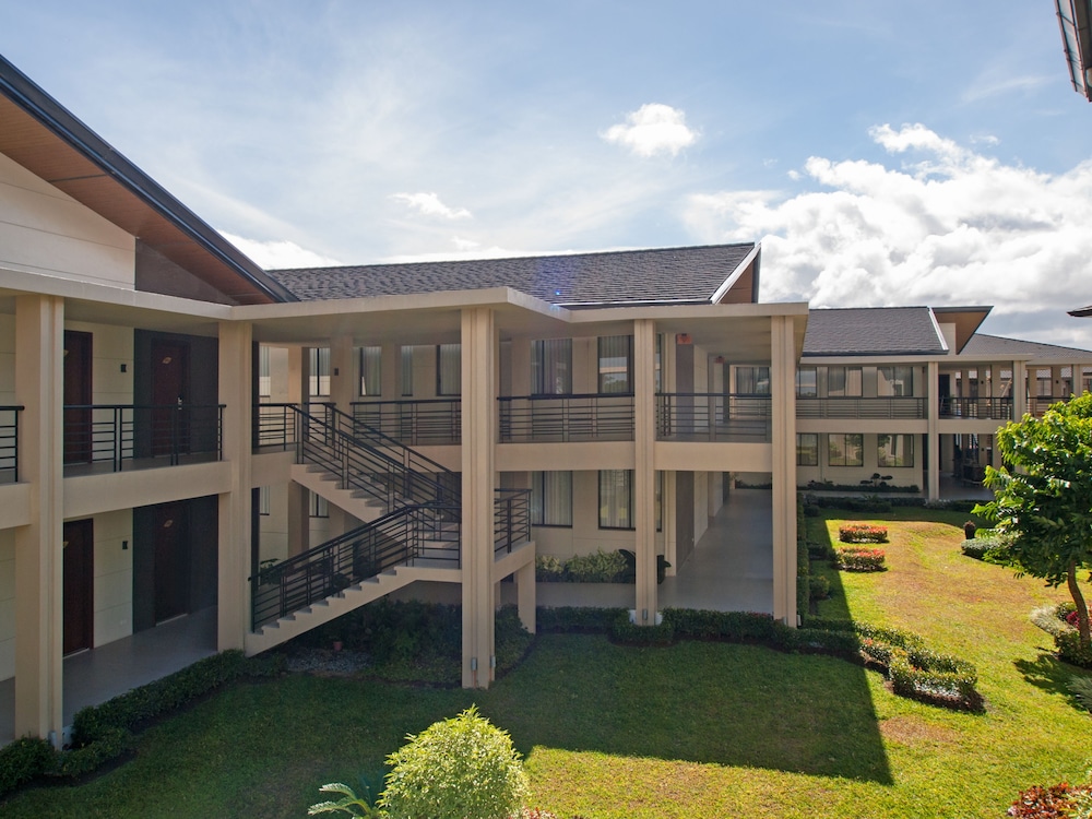 Lima Park Hotel,Batangas>>Balete,4 star