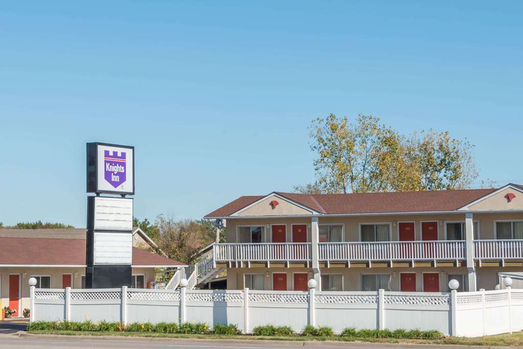 Knights Inn Ottawa,Emporia>>Baldwin City,2 star