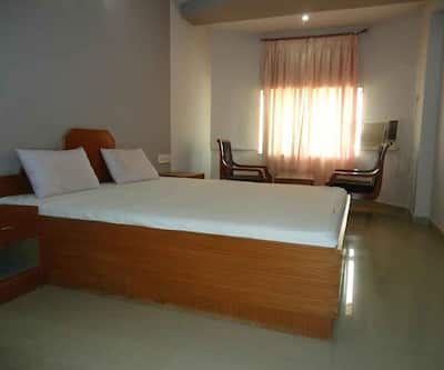 Hotel Hv Palace,Ghanshyam Nagar,3 star
