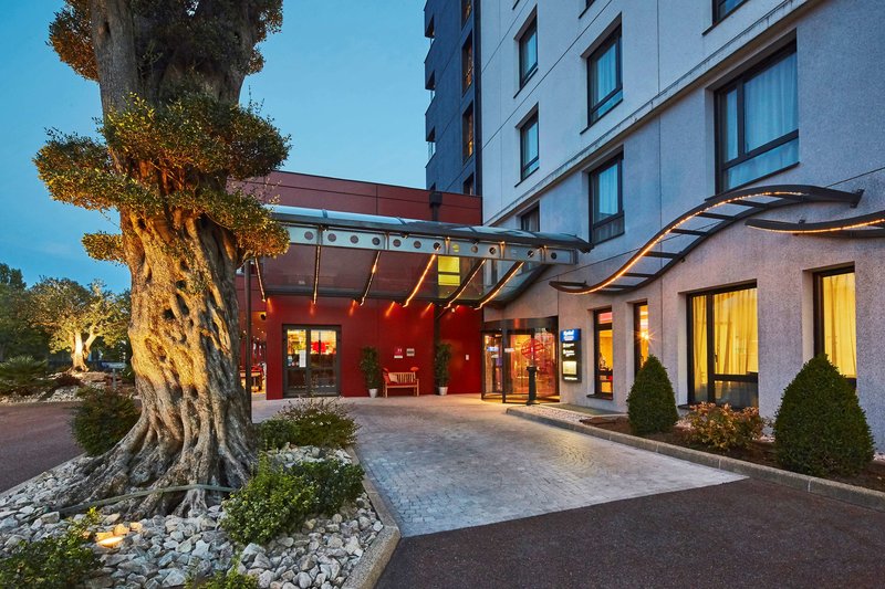 Kyriad Prestige Lyon Est - Saint Priest Eurexpo,Corbas>>Bron,4 star