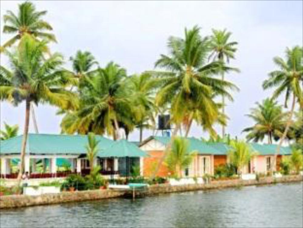 Riverine Resort,Champakulam>>Alappuzha,2 star