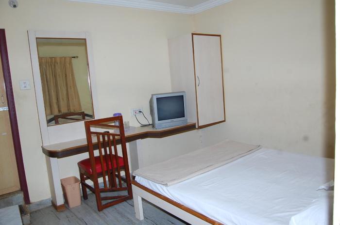 Green's Residency,Near Tipu's Summer Palace,2.5 star