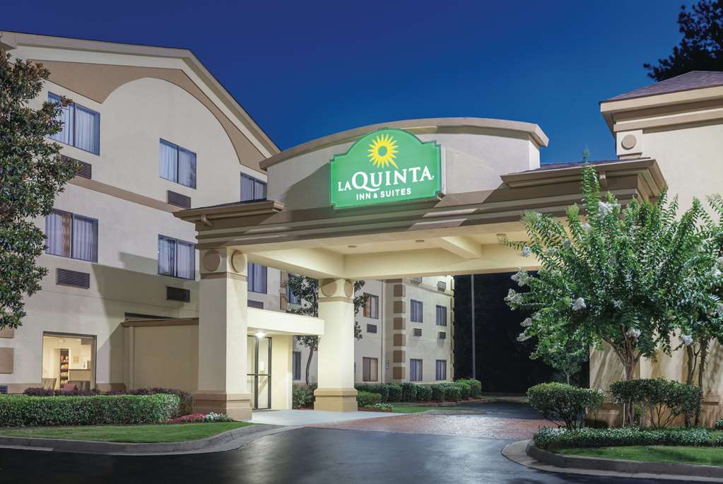 la quinta inn and suites by wyndham jackson airport