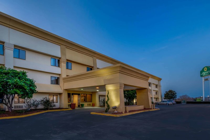 La Quinta Inn & Suites By Wyndham Meridian,Mississippi>>Meridian,2.5 star
