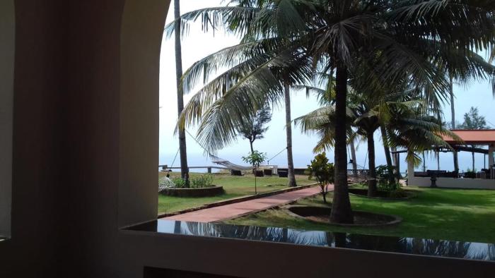 hello varkala beach resort