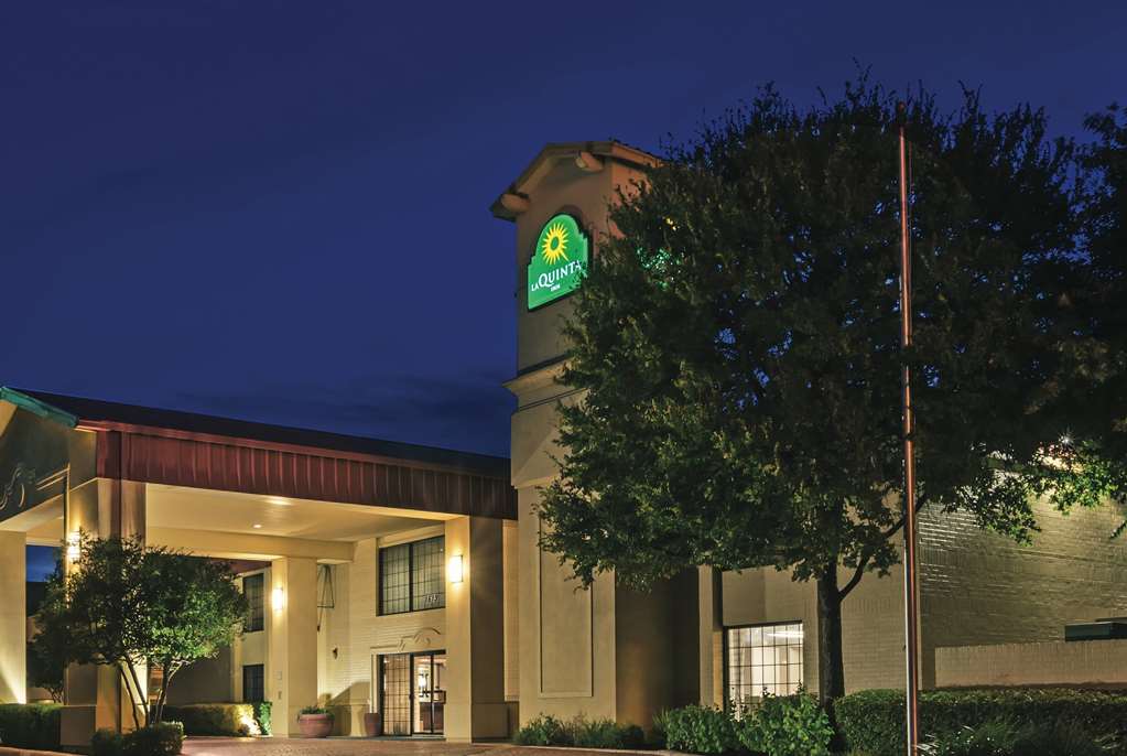 La Quinta Inn By Wyndham San Marcos,New Braunfels>>Hays,2.5 star