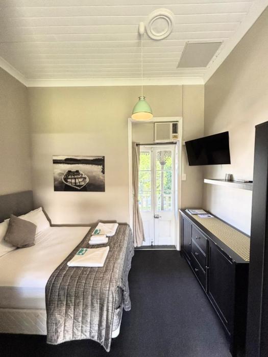 Grand Hotel Mt Morgan,Rockhampton>>Mount Morgan,3 star