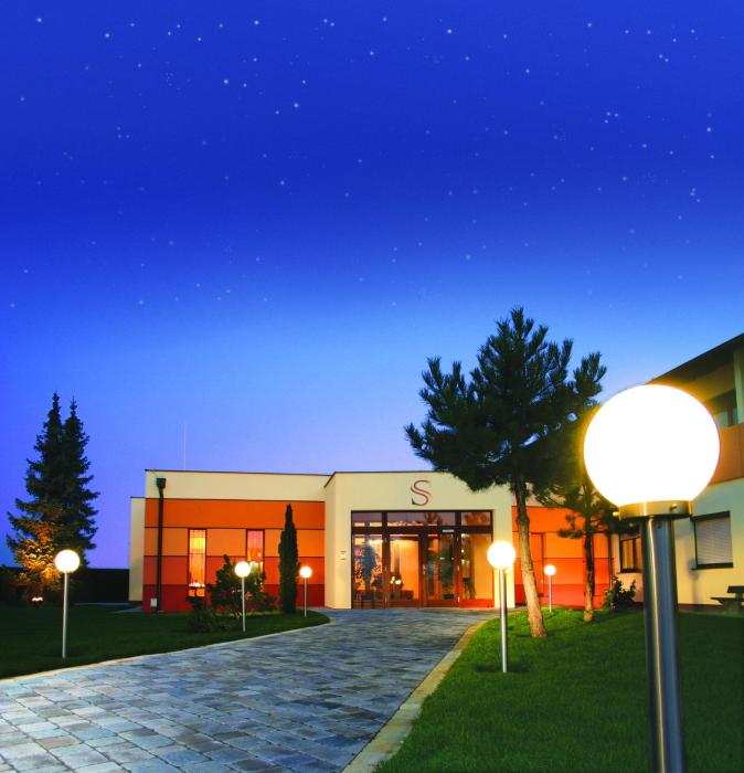 Hotel Garni Steinfeld,Theresienfeld>>Wiener Neustadt,3 star