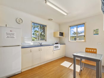 Waters Edge Holiday Park,Australia>>Lakes Entrance,2 star