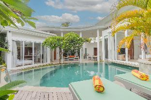 Taman Mesari Luxury Villas-Seminyak,Kuta>>Bali,4 star