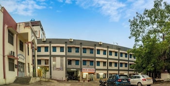 Devdarshan Hotel And Restaurant,Nada Khada,3 star