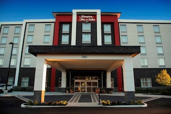 hampton inn and suites by hilton thunder bay