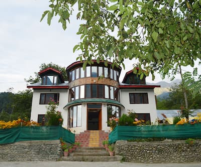 Shabnam Resort,Circuit Road,2 star