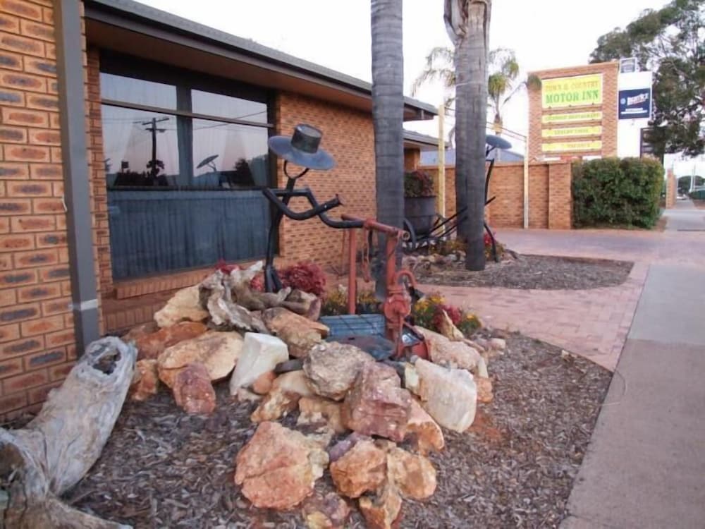 Cobar Town And Country Motor Inn,New South Wales>>Cobar,3.5 star