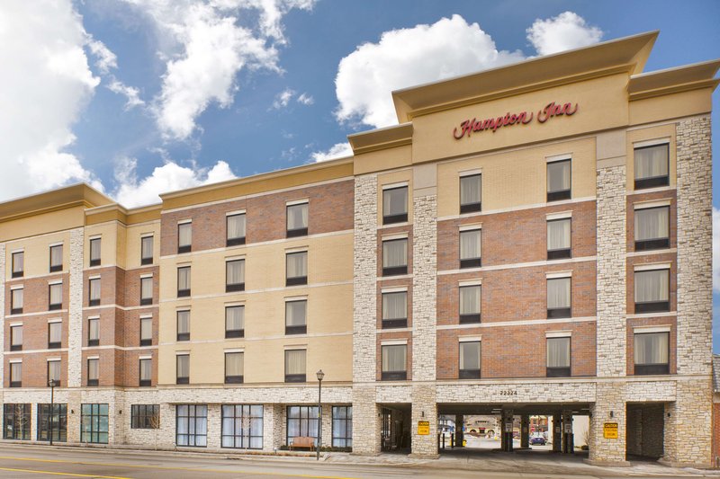 Hampton Inn By Hilton Detroit Dearborn,Dearborn>>Belleville,2.5 star