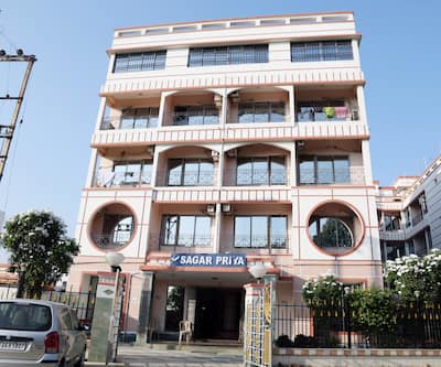 Hotel New Sagarpriya,,3 star